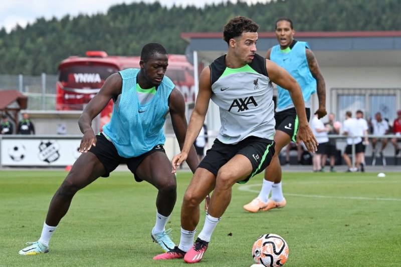 Pressing Là Gì? Chiến Thuật Tạo Áp Lực Đỉnh Cao Trong Bóng Đá 5 Điều Kiện Để Chơi Bóng Pressing