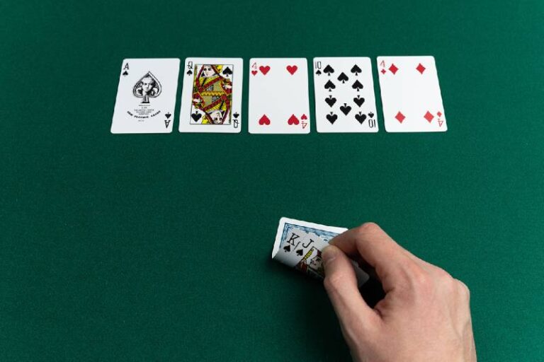 Hướng Dẫn Chơi Poker Từ A Đến Z Cho Người Mới 19 Huong Dan Choi Poker Tu A Den Z Cho Nguoi Moi