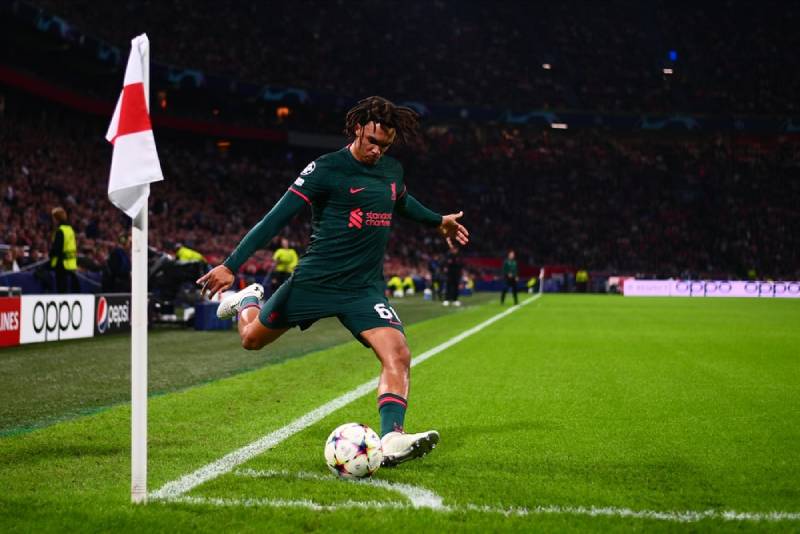 Con Trong Bóng Đá Là Gì? Bí Ẩn Thuật Ngữ Tưởng Lạ Nhưng Quen 5 Quy Định Về Corner Trong Luật Bóng Đá