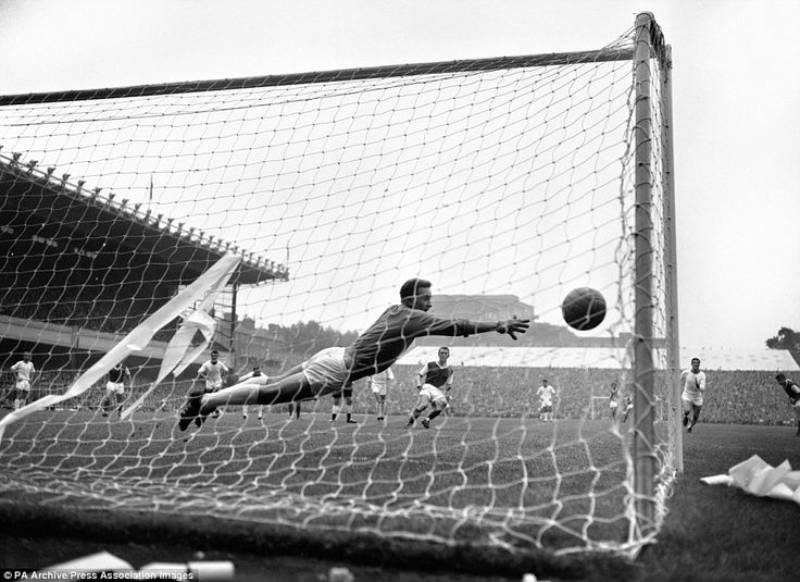 SHO Trong Bóng Đá Là Gì? Quy Trình Thực Hiện Và Ý Nghĩa 3 Sự Ra Đời Của SHO Trong Bóng Đá