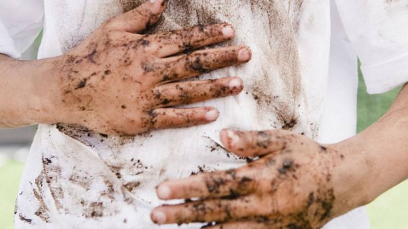 Giải Đáp Chính Xác Mơ Thấy Quần Áo Đánh Con Gì 3 Mơ thấy quần áo bẩn