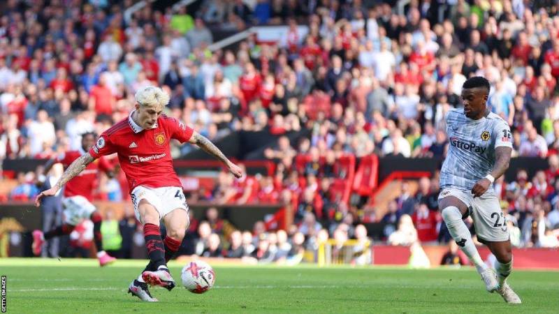 Đội Hình 4-5-1 - Chiến Thuật Phòng Ngự Chắc Chắn 5 Thiếu sự sắc bén khi chơi tấn công